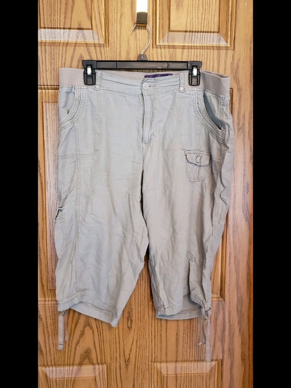 Gloria Vanderbilt Light TanCropped Cargo Pants. Size 16. Linen. Ties At Legs.
